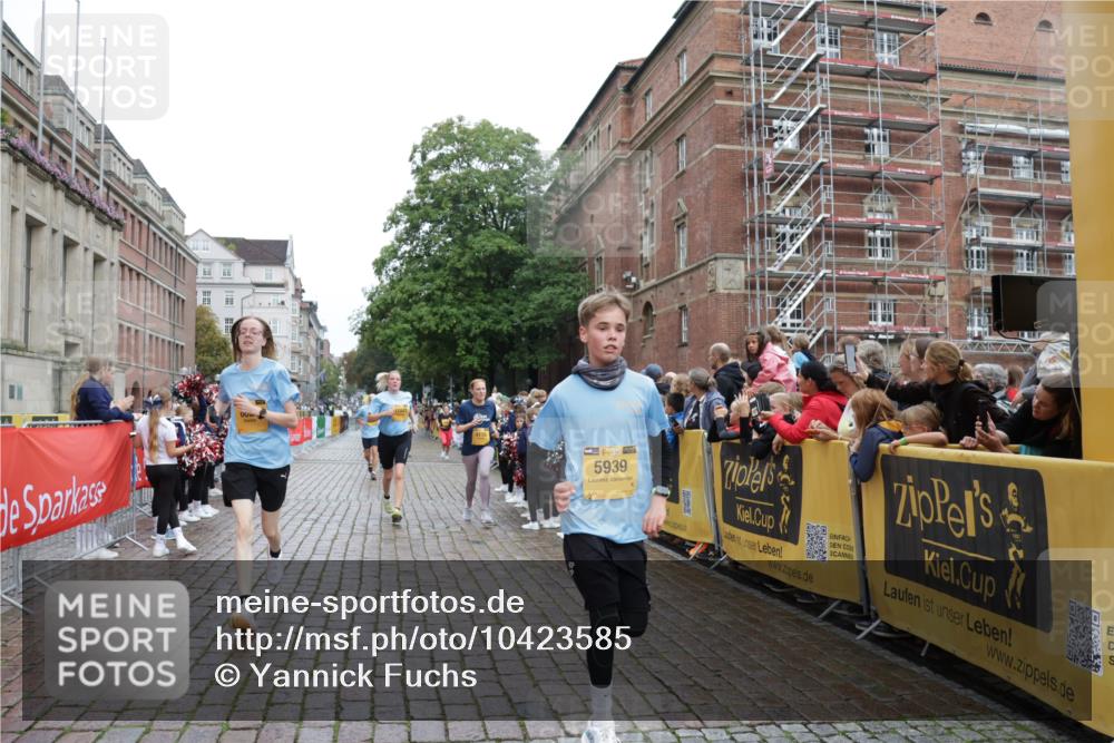 13.09.2026 - Kiel Lauf Yannick Fuchs http://msf.ph/oto/10423585 13.09.2026 09:44:55 Ziel 1224, 2456, 2704, 4118, 5562, 5939, 6023, 6135, 7460, 8028, 10777, 11043, 11046, 11239, 12676, 801, 912, 958, 1053, 1849, 1866, 2045, 2212, 2787, 2868, 3198, 3209, 4098, 4316, 4573, 4693, 6892, 6895, 7121, 7356, 7430, 7460, 7744, 9986, 12161, 12218, 12318, 98, 312, 2786, 3138, 3479, 3503, 3507, 3517, 3717, 5672, 6097, 6098, 6556, 8189, 9760, 10006, 12348, 12351, 537, 793, 1053, 2031, 2437, 3688, 4573, 7744, 12318, 12437 meine-sportfotos.de