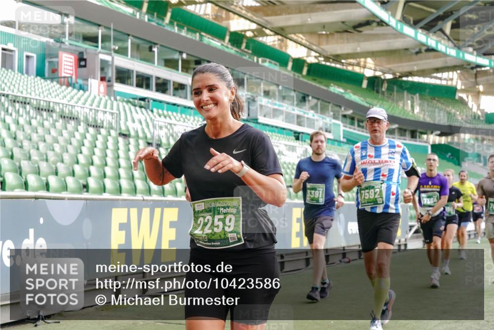 13.09.2026 - 21. swb-Marathon Bremen Michael Burmester http://msf.ph/oto/10423586 13.09.2026 13:23:29 Laufen im Stadion 137, 160, 182, 211, 324, 343, 434, 533, 571, 609, 708, 721, 739, 743, 752, 892, 1157, 1178, 1259, 1273, 1331, 1471, 1597, 1598, 1657, 1669, 1691, 1746, 1788, 1883, 1944, 2213, 2252, 2286, 2290, 2433, 2445, 2465, 2475, 2495, 2503, 2504, 2526, 2571, 2619, 2632, 2685, 2711, 2768, 2776, 2936, 2968, 3252, 3282, 3288, 3289, 3292, 3312, 3347, 3351, 3364, 3395, 3423, 3447, 3505, 3530, 3559, 3682, 3727, 3770, 3784, 3819, 4020, 4054, 4231, 4406, 4407, 4431, 4466, 4467, 4584, 1506 meine-sportfotos.de