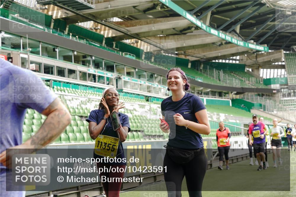 13.09.2026 - 21. swb-Marathon Bremen Michael Burmester http://msf.ph/oto/10423591 13.09.2026 10:46:33 Laufen im Stadion 10137, 10161, 10194, 10202, 10242, 10344, 10349, 10430, 10472, 10524, 10535, 10568, 10600, 10651, 10895, 10933, 10970, 11050, 11181, 11200, 11244, 11296, 11309, 11367, 11457, 11529, 11530, 11546, 11573, 11574, 11579, 11639, 11675, 11709, 11760, 11821, 12089, 12153, 12177, 12178, 12211, 12224, 12285, 12316, 12317, 12374, 12422, 12462, 12539, 10002, 10004, 10005, 10148, 10271, 10303, 10325, 10330, 10335, 10361, 10362, 10459, 10513, 10756, 10882 meine-sportfotos.de