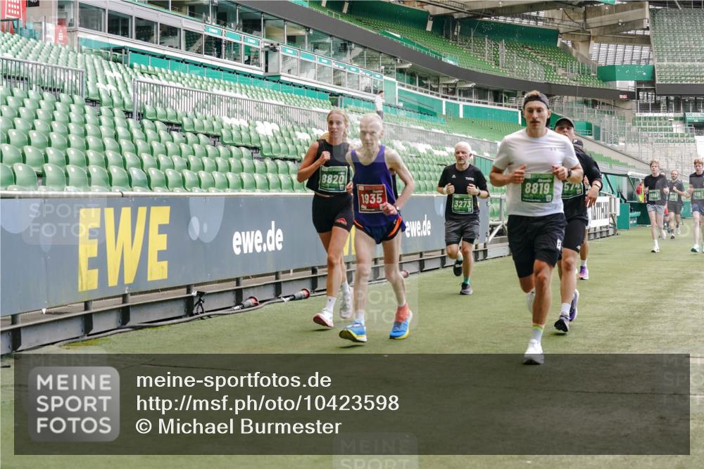 13.09.2026 - 21. swb-Marathon Bremen Michael Burmester http://msf.ph/oto/10423598 13.09.2026 13:00:36 Laufen im Stadion 135, 232, 242, 260, 282, 318, 342, 440, 651, 687, 745, 1080, 1166, 1209, 1368, 1448, 1493, 1494, 1516, 1582, 1650, 1861, 1935, 1963, 2088, 2289, 2293, 2306, 2322, 2370, 2409, 2427, 2481, 2485, 2490, 2491, 2517, 2560, 2561, 2570, 2627, 2658, 2686, 2700, 2708, 2781, 2806, 2899, 2906, 2914, 2953, 2961, 2967, 3015, 3076, 3105, 3124, 3145, 3168, 3173, 3190, 3273, 3354, 3372, 3375, 3385, 3480, 3524, 3526, 3531, 3642, 3652, 3729, 3774, 3855, 3856, 3861, 3930 meine-sportfotos.de