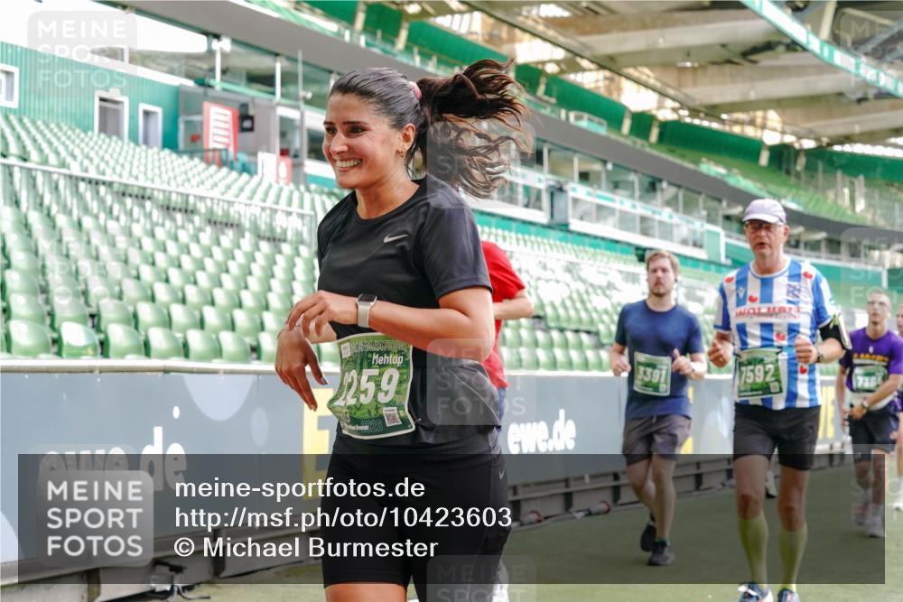 13.09.2026 - 21. swb-Marathon Bremen Michael Burmester http://msf.ph/oto/10423603 13.09.2026 13:23:29 Laufen im Stadion 137, 160, 182, 211, 324, 343, 434, 533, 571, 609, 708, 721, 739, 743, 752, 892, 1157, 1178, 1259, 1273, 1331, 1471, 1597, 1598, 1657, 1669, 1691, 1746, 1788, 1883, 1944, 2213, 2252, 2286, 2290, 2433, 2445, 2465, 2475, 2495, 2503, 2504, 2526, 2571, 2619, 2632, 2685, 2711, 2768, 2776, 2936, 2968, 3252, 3282, 3288, 3289, 3292, 3312, 3347, 3351, 3364, 3395, 3423, 3447, 3505, 3530, 3559, 3682, 3727, 3770, 3784, 3819, 4020, 4054, 4231, 4406, 4407, 4431, 4466, 4467, 4584, 1506 meine-sportfotos.de