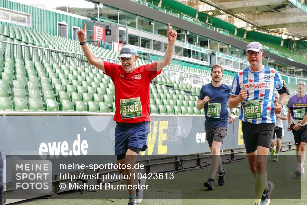 13.09.2026 - 21. swb-Marathon Bremen Michael Burmester http://msf.ph/oto/10423613 13.09.2026 13:23:29 Laufen im Stadion 137, 160, 182, 211, 324, 343, 434, 533, 571, 609, 708, 721, 739, 743, 752, 892, 1157, 1178, 1259, 1273, 1331, 1471, 1597, 1598, 1657, 1669, 1691, 1746, 1788, 1883, 1944, 2213, 2252, 2286, 2290, 2433, 2445, 2465, 2475, 2495, 2503, 2504, 2526, 2571, 2619, 2632, 2685, 2711, 2768, 2776, 2936, 2968, 3252, 3282, 3288, 3289, 3292, 3312, 3347, 3351, 3364, 3395, 3423, 3447, 3505, 3530, 3559, 3682, 3727, 3770, 3784, 3819, 4020, 4054, 4231, 4406, 4407, 4431, 4466, 4467, 4584, 1506 meine-sportfotos.de