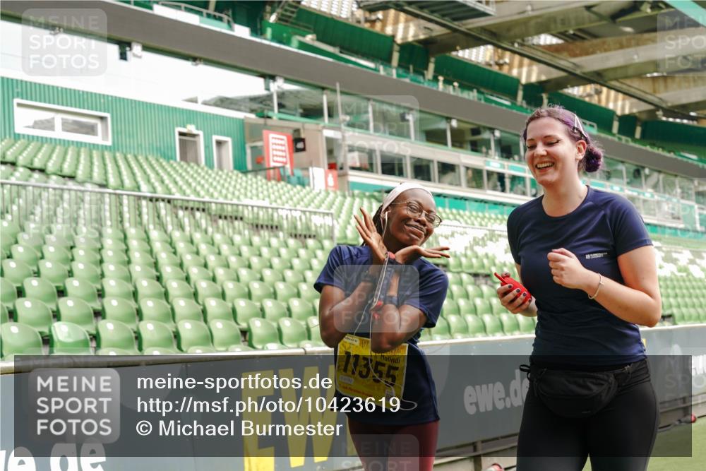 13.09.2026 - 21. swb-Marathon Bremen Michael Burmester http://msf.ph/oto/10423619 13.09.2026 10:46:34 Laufen im Stadion 10137, 10161, 10194, 10202, 10242, 10344, 10349, 10430, 10472, 10524, 10535, 10568, 10600, 10651, 10895, 10933, 10970, 11050, 11181, 11200, 11244, 11296, 11309, 11367, 11457, 11529, 11530, 11546, 11573, 11574, 11579, 11639, 11675, 11709, 11760, 11821, 12089, 12153, 12177, 12178, 12211, 12224, 12285, 12316, 12317, 12374, 12422, 12462, 12539, 10002, 10004, 10005, 10148, 10271, 10303, 10325, 10330, 10335, 10361, 10362, 10459, 10513, 10756, 10882, 10997 meine-sportfotos.de