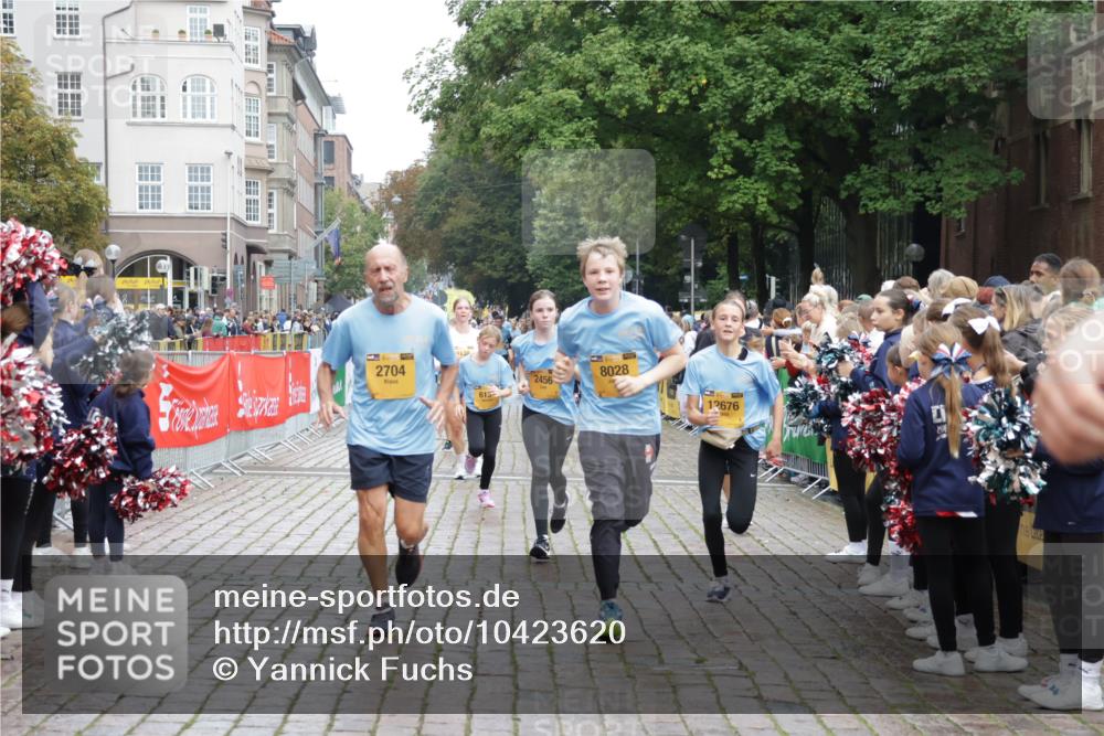 13.09.2026 - Kiel Lauf Yannick Fuchs http://msf.ph/oto/10423620 13.09.2026 09:44:57 Ziel 2456, 2704, 3138, 3717, 4118, 5562, 5939, 6023, 6135, 8028, 8189, 10777, 11043, 11239, 12676, 801, 912, 958, 1224, 1849, 1866, 2045, 2212, 2787, 2868, 3198, 3209, 4098, 4316, 4693, 6892, 6895, 7121, 7356, 7430, 7460, 7744, 9986, 11046, 12161, 12218, 98, 312, 2282, 2786, 3479, 3503, 3507, 3517, 4606, 5400, 5672, 6097, 6098, 6556, 9425, 9760, 9897, 10006, 12348, 12351, 537, 801, 1053, 2031, 2437, 2868, 3688, 4573, 7744, 12318, 12437 meine-sportfotos.de