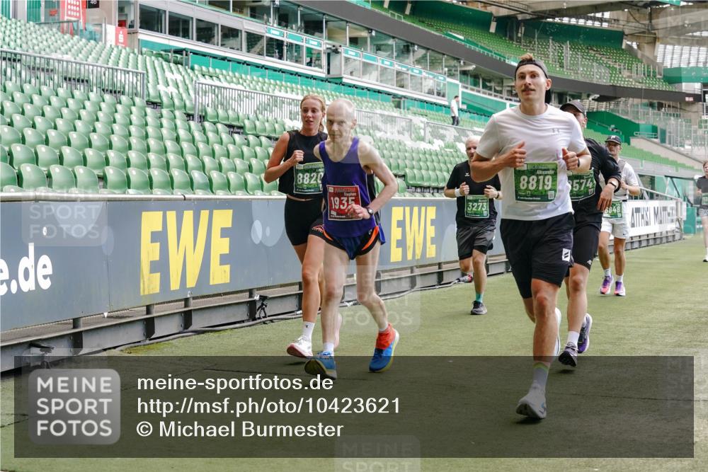 13.09.2026 - 21. swb-Marathon Bremen Michael Burmester http://msf.ph/oto/10423621 13.09.2026 13:00:37 Laufen im Stadion 135, 232, 242, 260, 282, 318, 342, 440, 651, 687, 745, 1080, 1166, 1209, 1368, 1448, 1493, 1494, 1516, 1582, 1650, 1861, 1935, 1963, 2088, 2289, 2293, 2306, 2322, 2370, 2409, 2427, 2481, 2485, 2490, 2491, 2517, 2560, 2561, 2570, 2627, 2658, 2686, 2700, 2708, 2781, 2806, 2899, 2906, 2914, 2953, 2961, 2967, 3015, 3076, 3105, 3124, 3145, 3168, 3173, 3190, 3273, 3354, 3372, 3374, 3375, 3385, 3480, 3524, 3526, 3531, 3642, 3652, 3729, 3774, 3855, 3856, 3861, 3930 meine-sportfotos.de