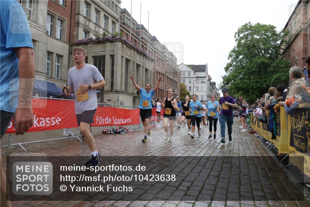 13.09.2026 - Kiel Lauf Yannick Fuchs http://msf.ph/oto/10423638 13.09.2026 10:59:05 Ziel 724, 788, 1085, 1094, 1990, 2265, 2557, 2862, 3332, 3480, 4192, 4609, 5188, 7757, 8188, 10167, 10255, 10551, 10654, 10655, 11126, 11585, 12520, 79, 1521, 1729, 2156, 2265, 2307, 2461, 2473, 2559, 2896, 2965, 2994, 3943, 3944, 4395, 4456, 5775, 6497, 7738, 7888, 8004, 8059, 8348, 8381, 8752, 8841, 9132, 9306, 9313, 9387, 9417, 10135, 10969, 11087, 11699, 12223, 12520, 12659, 12672, 1825, 2385, 2639, 2828, 4342, 5891, 5987, 6693, 7066, 7112, 7734 meine-sportfotos.de