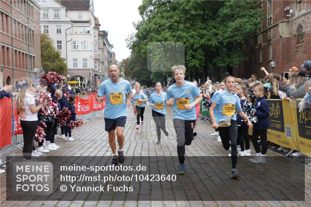 13.09.2026 - Kiel Lauf Yannick Fuchs http://msf.ph/oto/10423640 13.09.2026 09:44:58 Ziel 98, 2456, 2704, 3138, 3717, 4118, 5562, 5939, 6023, 6135, 8028, 8189, 10777, 11043, 11239, 12676, 801, 912, 958, 1224, 1849, 1866, 2045, 2212, 2787, 2868, 3198, 3209, 4098, 4316, 4693, 6892, 6895, 7121, 7356, 7430, 7460, 7744, 9986, 11046, 11239, 12161, 12218, 312, 2282, 2786, 3479, 3503, 3507, 3517, 4606, 5400, 5672, 6097, 6098, 6556, 9425, 9760, 9897, 10006, 12348, 12351, 537, 801, 1053, 2031, 2437, 2868, 3688, 4573, 7744, 12318, 12437 meine-sportfotos.de