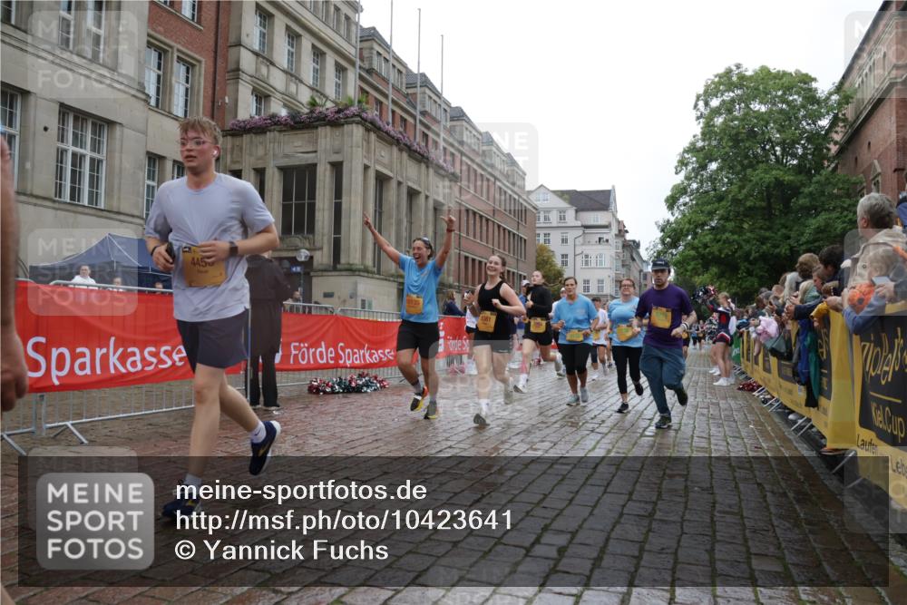 13.09.2026 - Kiel Lauf Yannick Fuchs http://msf.ph/oto/10423641 13.09.2026 10:59:05 Ziel 724, 788, 1085, 1094, 1990, 2265, 2557, 2862, 3332, 3480, 4192, 4609, 5188, 7757, 8188, 10167, 10255, 10551, 10654, 10655, 11126, 11585, 12520, 79, 1521, 1729, 2156, 2265, 2307, 2461, 2473, 2559, 2896, 2965, 2994, 3943, 3944, 4395, 4456, 5775, 6497, 7738, 7888, 8004, 8059, 8348, 8381, 8752, 8841, 9132, 9306, 9313, 9387, 9417, 10135, 10969, 11087, 11699, 12223, 12520, 12659, 12672, 1825, 2385, 2639, 2828, 4342, 5891, 5987, 6693, 7066, 7112, 7734 meine-sportfotos.de
