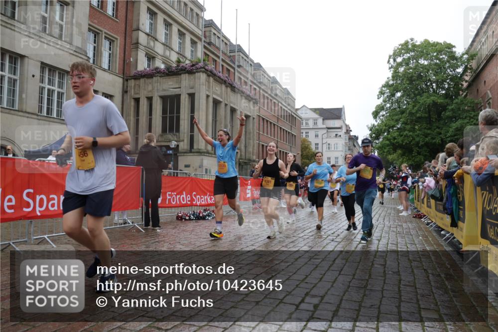 13.09.2026 - Kiel Lauf Yannick Fuchs http://msf.ph/oto/10423645 13.09.2026 10:59:05 Ziel 724, 788, 1085, 1094, 1990, 2265, 2557, 2862, 3332, 3480, 4192, 4609, 5188, 7757, 8188, 10167, 10255, 10551, 10654, 10655, 11126, 11585, 12520, 79, 1521, 1729, 2156, 2265, 2307, 2461, 2473, 2559, 2896, 2965, 2994, 3943, 3944, 4395, 4456, 5775, 6497, 7738, 7888, 8004, 8059, 8348, 8381, 8752, 8841, 9132, 9306, 9313, 9387, 9417, 10135, 10969, 11087, 11699, 12223, 12520, 12659, 12672, 1825, 2385, 2639, 2828, 4342, 5891, 5987, 6693, 7066, 7112, 7734 meine-sportfotos.de