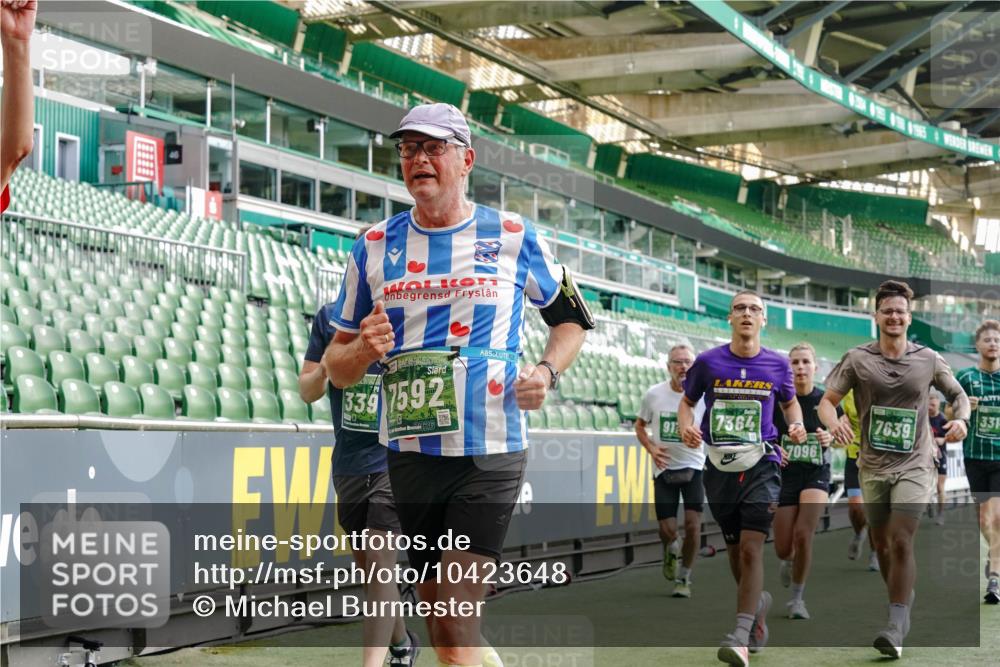 13.09.2026 - 21. swb-Marathon Bremen Michael Burmester http://msf.ph/oto/10423648 13.09.2026 13:23:30 Laufen im Stadion 137, 160, 182, 211, 324, 343, 434, 533, 571, 609, 708, 721, 739, 743, 752, 892, 1157, 1178, 1259, 1273, 1331, 1471, 1597, 1598, 1657, 1669, 1691, 1746, 1788, 1883, 1944, 2213, 2252, 2286, 2290, 2433, 2445, 2465, 2475, 2483, 2495, 2503, 2504, 2526, 2571, 2619, 2632, 2685, 2711, 2768, 2776, 2936, 2968, 3252, 3282, 3288, 3289, 3292, 3312, 3347, 3351, 3364, 3395, 3423, 3447, 3505, 3530, 3559, 3682, 3727, 3770, 3784, 3819, 4020, 4054, 4231, 4406, 4407, 4431, 4466, 4467, 4584, 1506 meine-sportfotos.de