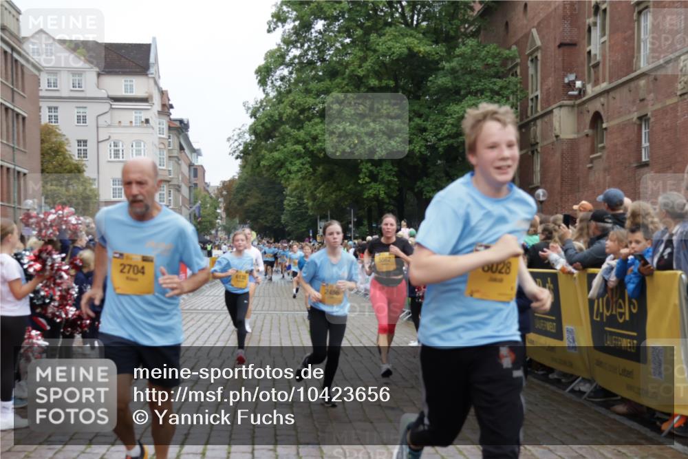 13.09.2026 - Kiel Lauf Yannick Fuchs http://msf.ph/oto/10423656 13.09.2026 09:44:59 Ziel 98, 2456, 2704, 3138, 3517, 3717, 4118, 5562, 5939, 6023, 6135, 8028, 8189, 10777, 11043, 12676, 801, 912, 958, 1224, 1849, 1866, 2045, 2212, 2787, 2868, 3198, 3209, 4098, 4316, 4693, 6892, 6895, 7121, 7356, 7430, 7460, 9986, 11046, 11239, 12161, 12218, 312, 2282, 2786, 3479, 3503, 3507, 4606, 5400, 5672, 6097, 6098, 6556, 8854, 9425, 9760, 9897, 10006, 12348, 12351, 801, 1053, 1849, 2437, 2868, 3688, 4098, 4573, 7744, 12318 meine-sportfotos.de