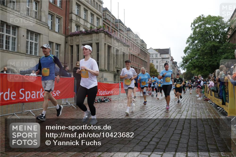 13.09.2026 - Kiel Lauf Yannick Fuchs http://msf.ph/oto/10423682 13.09.2026 10:59:09 Ziel 724, 2385, 2557, 2862, 3332, 3480, 4192, 4609, 5188, 5836, 7417, 8188, 9405, 10167, 10255, 10551, 10654, 10655, 11126, 11585, 79, 788, 1085, 1094, 1521, 1729, 1990, 2156, 2265, 2307, 2473, 2557, 2559, 2896, 2994, 3943, 3944, 4395, 6497, 7757, 7888, 8004, 8059, 8348, 8841, 9306, 9313, 9387, 9417, 10969, 11087, 11699, 12223, 12520, 12659, 12672, 1825, 1835, 2394, 2639, 2771, 2828, 4342, 5891, 5977, 5987, 6693, 7066, 7112, 7734, 10799 meine-sportfotos.de