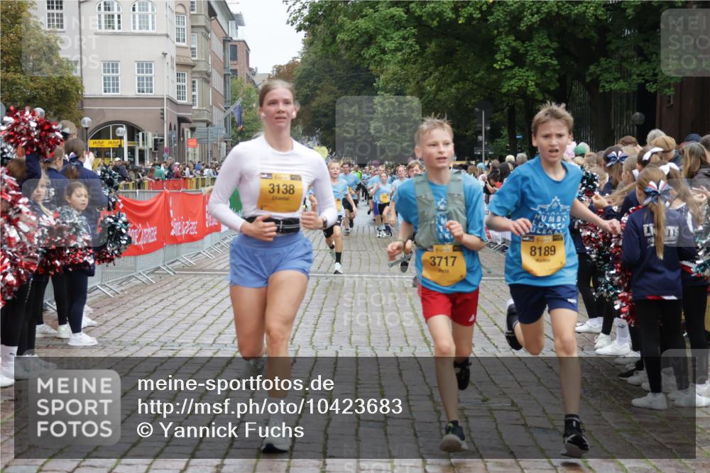 13.09.2026 - Kiel Lauf Yannick Fuchs http://msf.ph/oto/10423683 13.09.2026 09:45:02 Ziel 98, 312, 2456, 2704, 3138, 3517, 3717, 4118, 5562, 5939, 6023, 6135, 8028, 8189, 11043, 12676, 912, 958, 1224, 1849, 1866, 2045, 2212, 2787, 3198, 3209, 4098, 4316, 4693, 5939, 6023, 6895, 7121, 7356, 7430, 7460, 9986, 10777, 11046, 11239, 12161, 12218, 1503, 2282, 2786, 3479, 3503, 3507, 4606, 5103, 5400, 5672, 5811, 6097, 6098, 6556, 8854, 9425, 9760, 9897, 10006, 12347, 12348, 12351, 801, 958, 1053, 1849, 1866, 2045, 2212, 2868, 4098, 4573, 7744, 12318 meine-sportfotos.de