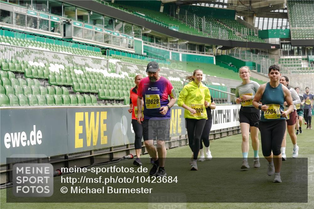 13.09.2026 - 21. swb-Marathon Bremen Michael Burmester http://msf.ph/oto/10423684 13.09.2026 10:46:37 Laufen im Stadion 10137, 10161, 10194, 10202, 10242, 10349, 10430, 10472, 10524, 10535, 10600, 10651, 10895, 10933, 10970, 11050, 11181, 11200, 11244, 11296, 11309, 11367, 11457, 11529, 11530, 11546, 11573, 11574, 11579, 11639, 11675, 11709, 11760, 11821, 12089, 12153, 12177, 12178, 12211, 12285, 12316, 12317, 12374, 12422, 12462, 12539, 10002, 10004, 10005, 10148, 10271, 10303, 10325, 10330, 10335, 10361, 10362, 10459, 10513, 10756, 10779, 10882, 10997 meine-sportfotos.de