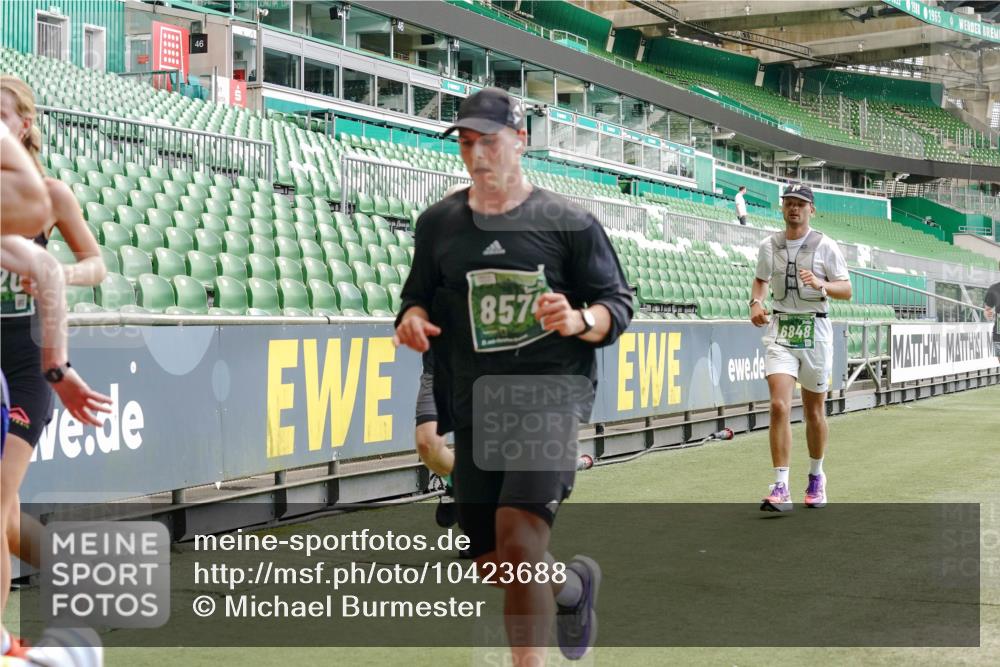 13.09.2026 - 21. swb-Marathon Bremen Michael Burmester http://msf.ph/oto/10423688 13.09.2026 13:00:39 Laufen im Stadion 135, 232, 242, 260, 282, 318, 342, 440, 651, 687, 745, 1080, 1166, 1209, 1368, 1448, 1493, 1494, 1516, 1582, 1650, 1861, 1935, 1963, 2088, 2289, 2293, 2306, 2322, 2370, 2409, 2427, 2481, 2485, 2490, 2491, 2517, 2560, 2561, 2570, 2627, 2658, 2686, 2700, 2708, 2781, 2806, 2899, 2906, 2914, 2953, 2961, 2967, 3015, 3076, 3105, 3124, 3145, 3168, 3173, 3190, 3273, 3354, 3372, 3374, 3375, 3385, 3480, 3524, 3526, 3531, 3642, 3652, 3729, 3774, 3855, 3856, 3861, 3930 meine-sportfotos.de