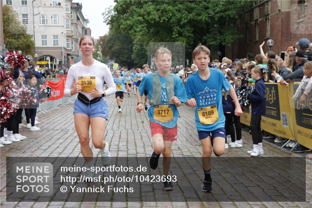 13.09.2026 - Kiel Lauf Yannick Fuchs http://msf.ph/oto/10423693 13.09.2026 09:45:03 Ziel 98, 312, 2456, 2704, 2786, 3138, 3517, 3717, 4118, 5562, 6135, 8028, 8189, 11043, 12676, 912, 958, 1224, 1866, 2045, 2212, 2787, 3198, 3209, 4316, 4693, 5939, 6023, 6895, 7356, 7430, 7460, 9986, 10777, 11046, 11239, 12161, 12218, 1503, 2282, 3479, 3503, 3507, 4606, 5103, 5399, 5400, 5672, 5811, 6097, 6098, 6556, 8854, 9425, 9760, 9897, 10006, 12347, 12348, 12351, 801, 958, 1053, 1849, 1866, 2045, 2212, 2868, 4098, 7744, 12318 meine-sportfotos.de