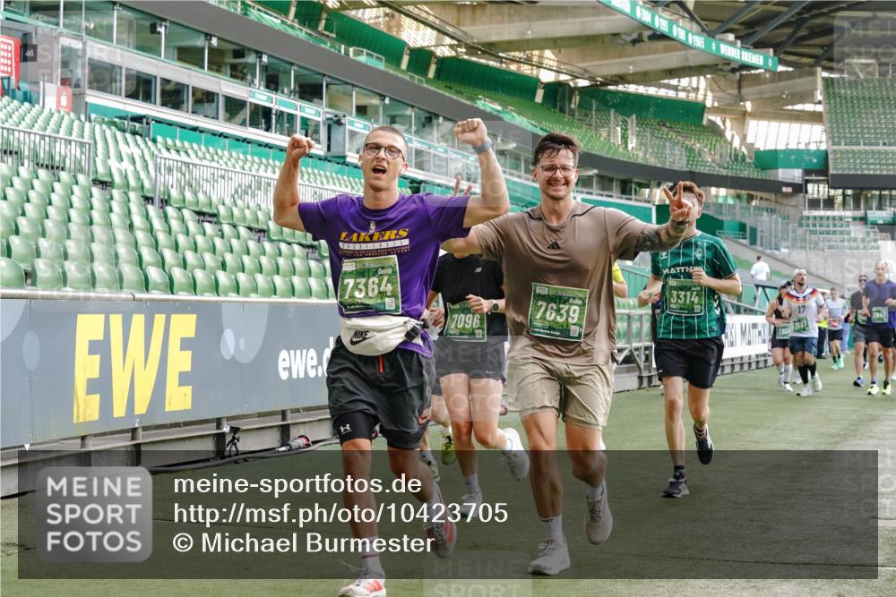 13.09.2026 - 21. swb-Marathon Bremen Michael Burmester http://msf.ph/oto/10423705 13.09.2026 13:23:31 Laufen im Stadion 137, 160, 182, 211, 324, 343, 434, 533, 571, 609, 708, 721, 739, 743, 752, 892, 1157, 1178, 1259, 1273, 1331, 1471, 1597, 1598, 1657, 1669, 1691, 1746, 1788, 1883, 1944, 2213, 2252, 2286, 2290, 2433, 2445, 2465, 2475, 2483, 2495, 2503, 2504, 2526, 2571, 2619, 2632, 2685, 2711, 2768, 2776, 2936, 2968, 3252, 3282, 3288, 3289, 3292, 3312, 3347, 3351, 3364, 3395, 3423, 3447, 3505, 3530, 3559, 3682, 3727, 3770, 3784, 3819, 4020, 4054, 4231, 4406, 4407, 4431, 4466, 4467, 4584, 1506 meine-sportfotos.de