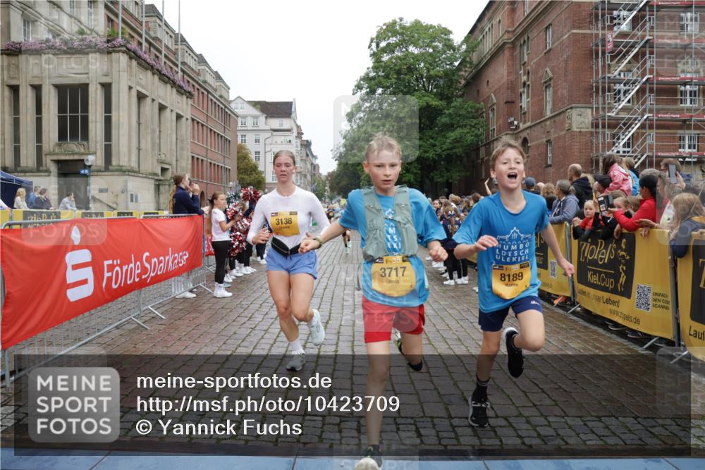 13.09.2026 - Kiel Lauf Yannick Fuchs http://msf.ph/oto/10423709 13.09.2026 09:45:03 Ziel 98, 312, 2456, 2704, 2786, 3138, 3517, 3717, 4118, 5562, 6135, 8028, 8189, 11043, 12676, 912, 958, 1224, 1866, 2045, 2212, 2787, 3198, 3209, 4316, 4693, 5939, 6023, 6895, 7356, 7430, 7460, 9986, 10777, 11046, 11239, 12161, 12218, 1503, 2282, 3479, 3503, 3507, 4606, 5103, 5399, 5400, 5672, 5811, 6097, 6098, 6556, 8854, 9425, 9760, 9897, 10006, 12347, 12348, 12351, 801, 958, 1053, 1849, 1866, 2045, 2212, 2868, 4098, 7744, 12318 meine-sportfotos.de