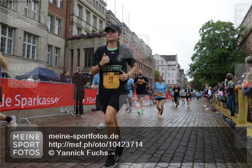 13.09.2026 - Kiel Lauf Yannick Fuchs http://msf.ph/oto/10423714 13.09.2026 10:59:12 Ziel 724, 2385, 2639, 2862, 3332, 3480, 4192, 4609, 5188, 5519, 5836, 7417, 9227, 9242, 9405, 10167, 10255, 10551, 10871, 11126, 11350, 12482, 79, 788, 1085, 1094, 1521, 1729, 1990, 2156, 2265, 2307, 2473, 2557, 2559, 2896, 2994, 3943, 3944, 6497, 7757, 8004, 8059, 8188, 8348, 8841, 9306, 9313, 9387, 10167, 10654, 10655, 10969, 11087, 11585, 11699, 12223, 12520, 12659, 12672, 620, 1825, 1835, 2394, 2771, 2828, 4342, 5891, 5977, 5987, 6693, 7066, 7112, 7734, 10799, 79 meine-sportfotos.de