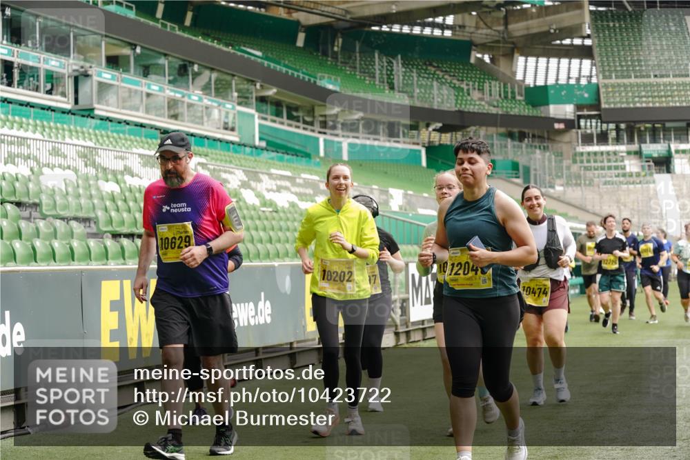 13.09.2026 - 21. swb-Marathon Bremen Michael Burmester http://msf.ph/oto/10423722 13.09.2026 10:46:38 Laufen im Stadion 10137, 10161, 10194, 10202, 10242, 10349, 10430, 10472, 10524, 10535, 10600, 10651, 10895, 10933, 10970, 11050, 11181, 11200, 11244, 11296, 11309, 11367, 11457, 11529, 11530, 11546, 11573, 11574, 11579, 11639, 11675, 11709, 11760, 11821, 12089, 12153, 12177, 12178, 12211, 12285, 12316, 12317, 12374, 12422, 12462, 12539, 10002, 10004, 10005, 10148, 10271, 10303, 10325, 10330, 10335, 10361, 10362, 10459, 10513, 10756, 10779, 10882, 10997 meine-sportfotos.de