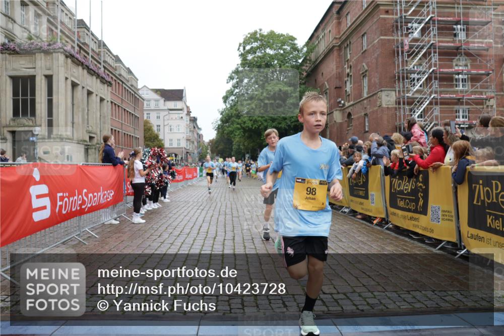 13.09.2026 - Kiel Lauf Yannick Fuchs http://msf.ph/oto/10423728 13.09.2026 09:45:06 Ziel 98, 312, 2456, 2704, 2786, 3138, 3517, 3717, 5562, 6135, 8028, 8189, 9760, 10006, 12676, 912, 1224, 2787, 3198, 3209, 4118, 4316, 4693, 5939, 6023, 6895, 7356, 7460, 9986, 10777, 11043, 11046, 11239, 12161, 12218, 12676, 1503, 2017, 2282, 3408, 3479, 3503, 3507, 4606, 5103, 5369, 5399, 5400, 5672, 5811, 6097, 6098, 6556, 8152, 8854, 9425, 9456, 9897, 10498, 11939, 12347, 12348, 12351, 801, 958, 1849, 1866, 2045, 2212, 2868, 3198, 4098, 4316 meine-sportfotos.de