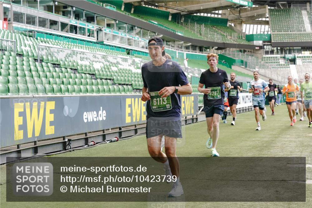 13.09.2026 - 21. swb-Marathon Bremen Michael Burmester http://msf.ph/oto/10423739 13.09.2026 13:00:42 Laufen im Stadion 135, 232, 242, 260, 282, 318, 342, 440, 651, 687, 745, 1080, 1166, 1209, 1368, 1448, 1493, 1494, 1516, 1582, 1650, 1861, 1896, 1935, 1963, 2088, 2289, 2293, 2306, 2322, 2370, 2409, 2427, 2481, 2485, 2490, 2491, 2517, 2560, 2561, 2570, 2627, 2658, 2686, 2700, 2708, 2781, 2806, 2899, 2906, 2914, 2953, 2961, 2967, 3015, 3076, 3105, 3124, 3145, 3168, 3173, 3190, 3273, 3354, 3372, 3374, 3375, 3385, 3480, 3524, 3526, 3531, 3642, 3652, 3729, 3774, 3855, 3856, 3861, 3930 meine-sportfotos.de