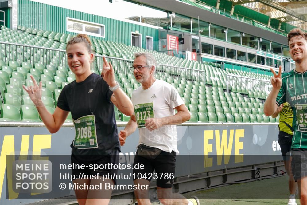 13.09.2026 - 21. swb-Marathon Bremen Michael Burmester http://msf.ph/oto/10423786 13.09.2026 13:23:34 Laufen im Stadion 137, 160, 182, 211, 324, 343, 434, 533, 548, 571, 609, 708, 721, 739, 743, 752, 892, 1157, 1178, 1259, 1273, 1331, 1471, 1597, 1598, 1657, 1669, 1691, 1746, 1788, 1883, 1944, 2213, 2252, 2286, 2290, 2433, 2445, 2465, 2475, 2483, 2495, 2503, 2504, 2526, 2571, 2619, 2685, 2711, 2768, 2776, 2936, 2968, 3252, 3282, 3288, 3289, 3292, 3312, 3347, 3351, 3364, 3395, 3423, 3447, 3505, 3530, 3559, 3727, 3770, 3784, 3819, 4020, 4054, 4231, 4406, 4407, 4431, 4466, 4467, 4584, 1506 meine-sportfotos.de