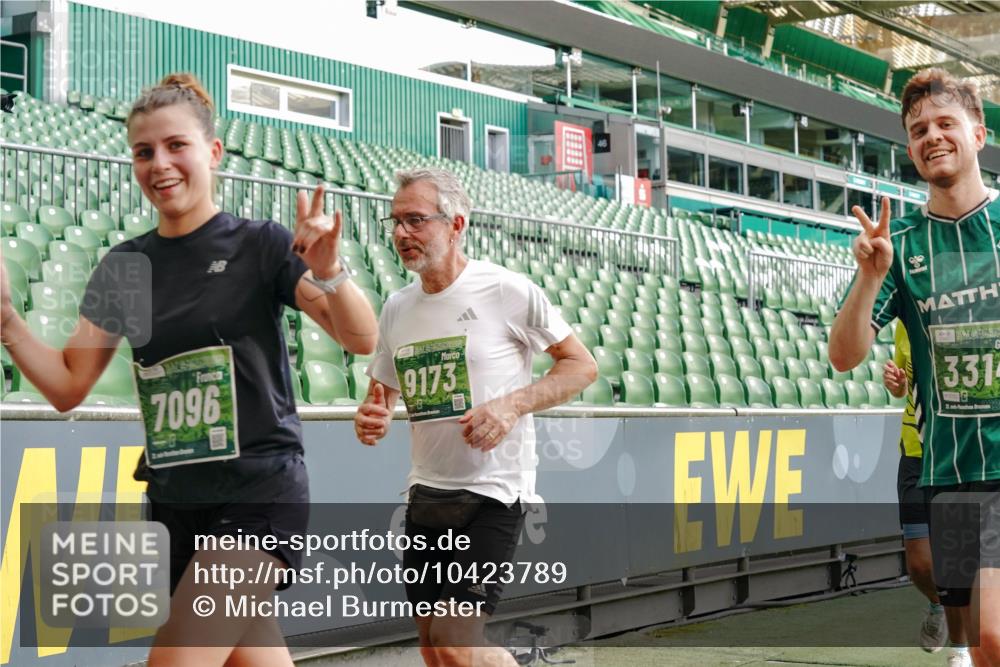 13.09.2026 - 21. swb-Marathon Bremen Michael Burmester http://msf.ph/oto/10423789 13.09.2026 13:23:34 Laufen im Stadion 137, 160, 182, 211, 324, 343, 434, 533, 548, 571, 609, 708, 721, 739, 743, 752, 892, 1157, 1178, 1259, 1273, 1331, 1471, 1597, 1598, 1657, 1669, 1691, 1746, 1788, 1883, 1944, 2213, 2252, 2286, 2290, 2433, 2445, 2465, 2475, 2483, 2495, 2503, 2504, 2526, 2571, 2619, 2685, 2711, 2768, 2776, 2936, 2968, 3252, 3282, 3288, 3289, 3292, 3312, 3347, 3351, 3364, 3395, 3423, 3447, 3505, 3530, 3559, 3727, 3770, 3784, 3819, 4020, 4054, 4231, 4406, 4407, 4431, 4466, 4467, 4584, 1506 meine-sportfotos.de