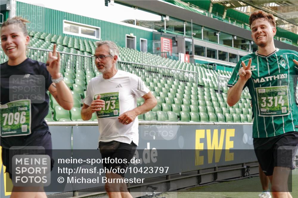 13.09.2026 - 21. swb-Marathon Bremen Michael Burmester http://msf.ph/oto/10423797 13.09.2026 13:23:34 Laufen im Stadion 137, 160, 182, 211, 324, 343, 434, 533, 548, 571, 609, 708, 721, 739, 743, 752, 892, 1157, 1178, 1259, 1273, 1331, 1471, 1597, 1598, 1657, 1669, 1691, 1746, 1788, 1883, 1944, 2213, 2252, 2286, 2290, 2433, 2445, 2465, 2475, 2483, 2495, 2503, 2504, 2526, 2571, 2619, 2685, 2711, 2768, 2776, 2936, 2968, 3252, 3282, 3288, 3289, 3292, 3312, 3347, 3351, 3364, 3395, 3423, 3447, 3505, 3530, 3559, 3727, 3770, 3784, 3819, 4020, 4054, 4231, 4406, 4407, 4431, 4466, 4467, 4584, 1506 meine-sportfotos.de