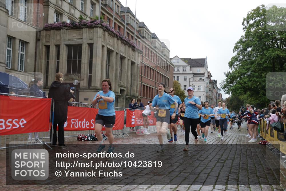 13.09.2026 - Kiel Lauf Yannick Fuchs http://msf.ph/oto/10423819 13.09.2026 10:59:21 Ziel 1825, 2385, 2394, 2639, 2771, 2828, 4342, 4897, 5519, 5836, 5891, 5987, 6693, 7066, 7112, 7417, 7527, 7734, 8208, 9227, 9242, 9405, 9684, 9700, 9778, 10251, 10453, 10536, 10871, 11202, 11340, 11350, 12482, 724, 788, 1085, 1094, 1729, 1990, 2265, 2307, 2557, 2559, 2862, 2994, 3332, 3480, 3943, 3944, 4192, 4609, 5188, 7417, 7757, 8059, 8188, 8348, 9306, 9313, 9387, 10167, 10255, 10551, 10654, 10655, 10969, 11087, 11126, 11585, 12223, 12520, 620, 1835, 5977, 10799 meine-sportfotos.de