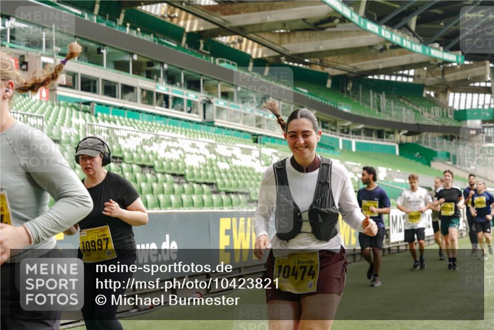 13.09.2026 - 21. swb-Marathon Bremen Michael Burmester http://msf.ph/oto/10423821 13.09.2026 10:46:42 Laufen im Stadion 10137, 10161, 10202, 10242, 10349, 10430, 10472, 10524, 10535, 10651, 10895, 10933, 10970, 11050, 11181, 11200, 11244, 11296, 11309, 11367, 11457, 11529, 11530, 11546, 11573, 11574, 11579, 11639, 11675, 11709, 11760, 11821, 12089, 12153, 12157, 12177, 12178, 12211, 12285, 12316, 12317, 12374, 12422, 12462, 12539, 10002, 10004, 10005, 10148, 10271, 10303, 10325, 10330, 10335, 10361, 10362, 10459, 10513, 10756, 10779, 10882, 10997, 11355 meine-sportfotos.de