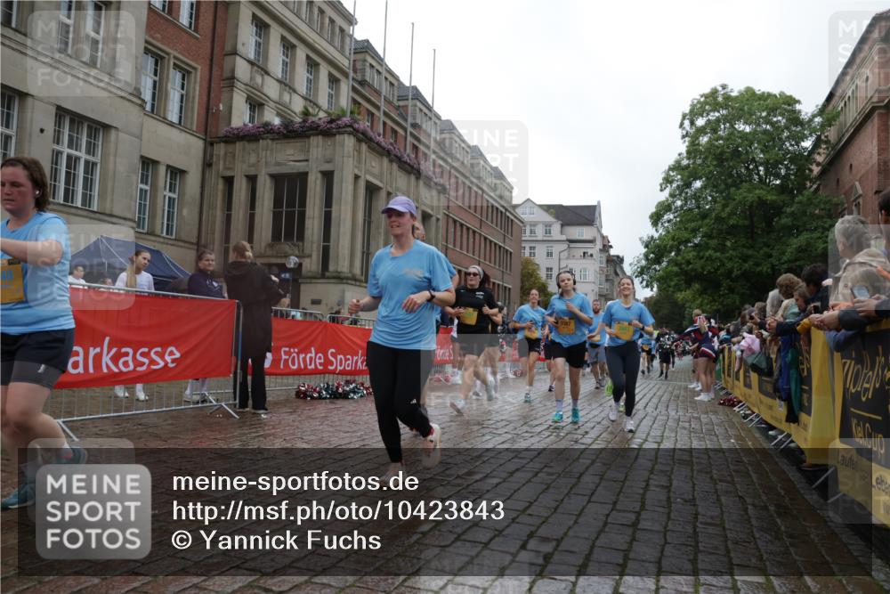 13.09.2026 - Kiel Lauf Yannick Fuchs http://msf.ph/oto/10423843 13.09.2026 10:59:23 Ziel 1825, 1835, 2385, 2394, 2639, 2771, 2828, 4342, 4897, 5519, 5891, 5977, 5987, 6693, 7066, 7112, 7527, 7734, 8208, 9227, 9242, 9684, 9700, 9778, 10251, 10453, 10536, 10799, 10871, 11016, 11177, 11202, 11340, 11350, 12482, 724, 788, 1085, 1094, 1729, 1990, 2265, 2557, 2559, 2862, 2994, 3332, 3480, 3943, 3944, 4192, 4609, 5188, 5836, 7417, 7757, 8059, 8188, 8348, 9306, 9313, 9387, 9405, 10167, 10255, 10551, 10654, 10655, 10969, 11087, 11126, 11585, 12223, 12520, 620 meine-sportfotos.de