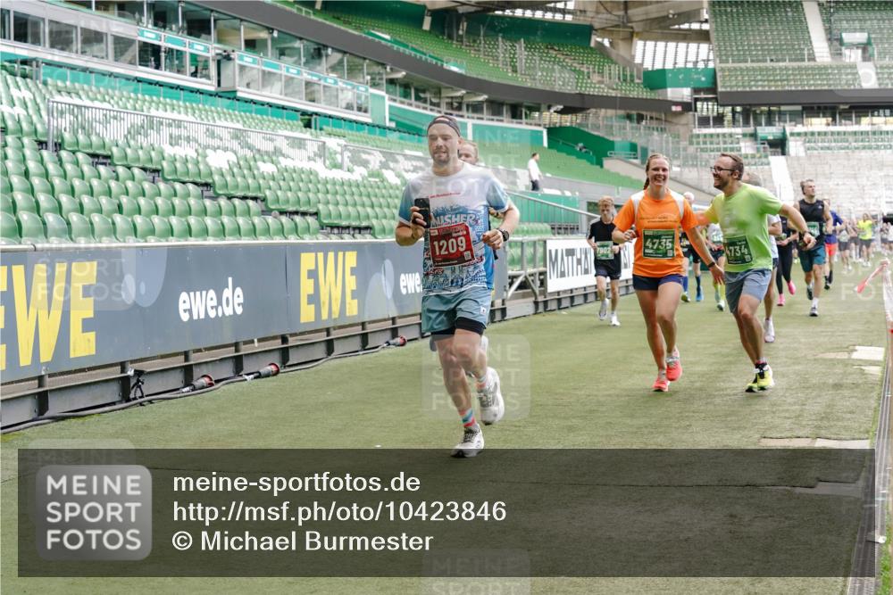 13.09.2026 - 21. swb-Marathon Bremen Michael Burmester http://msf.ph/oto/10423846 13.09.2026 13:00:45 Laufen im Stadion 135, 232, 242, 260, 282, 318, 342, 440, 651, 687, 745, 930, 1067, 1080, 1166, 1209, 1368, 1448, 1493, 1494, 1582, 1650, 1861, 1896, 1935, 1963, 2088, 2289, 2293, 2306, 2322, 2370, 2409, 2427, 2481, 2485, 2490, 2491, 2517, 2560, 2561, 2570, 2627, 2658, 2686, 2700, 2708, 2781, 2806, 2899, 2906, 2914, 2953, 2961, 2967, 3015, 3076, 3105, 3124, 3145, 3168, 3173, 3190, 3273, 3354, 3372, 3374, 3375, 3385, 3480, 3524, 3526, 3642, 3652, 3729, 3774, 3855, 3856, 3861, 3930 meine-sportfotos.de
