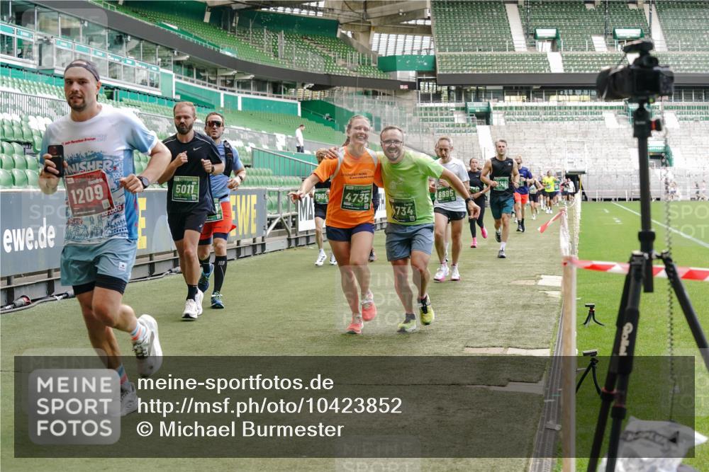 13.09.2026 - 21. swb-Marathon Bremen Michael Burmester http://msf.ph/oto/10423852 13.09.2026 13:00:45 Laufen im Stadion 135, 232, 242, 260, 282, 318, 342, 440, 651, 687, 745, 930, 1067, 1080, 1166, 1209, 1368, 1448, 1493, 1494, 1582, 1650, 1861, 1896, 1935, 1963, 2088, 2289, 2293, 2306, 2322, 2370, 2409, 2427, 2481, 2485, 2490, 2491, 2517, 2560, 2561, 2570, 2627, 2658, 2686, 2700, 2708, 2781, 2806, 2899, 2906, 2914, 2953, 2961, 2967, 3015, 3076, 3105, 3124, 3145, 3168, 3173, 3190, 3273, 3354, 3372, 3374, 3375, 3385, 3480, 3524, 3526, 3642, 3652, 3729, 3774, 3855, 3856, 3861, 3930 meine-sportfotos.de
