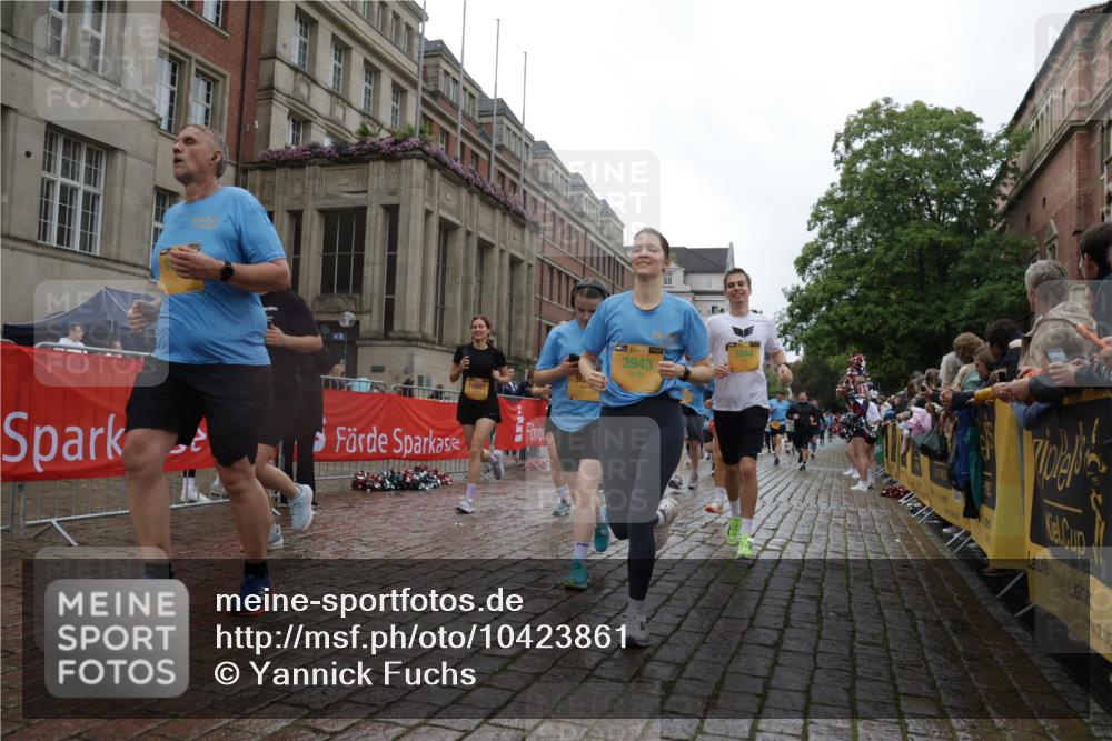 13.09.2026 - Kiel Lauf Yannick Fuchs http://msf.ph/oto/10423861 13.09.2026 10:59:24 Ziel 1825, 1835, 2385, 2394, 2639, 2771, 2828, 4342, 4897, 5519, 5891, 5977, 5987, 6693, 7066, 7112, 7527, 7734, 8208, 9227, 9242, 9684, 9700, 9778, 10251, 10453, 10536, 10799, 10871, 11016, 11177, 11202, 11340, 11350, 12359, 12482, 724, 788, 1085, 1094, 1729, 1990, 2265, 2385, 2557, 2559, 2862, 3332, 3480, 3943, 3944, 4192, 4609, 5188, 5836, 7417, 7757, 8059, 8188, 8348, 9306, 9313, 9387, 9405, 10167, 10255, 10551, 10654, 10655, 10969, 11087, 11126, 11585, 12223, 12520, 620 meine-sportfotos.de