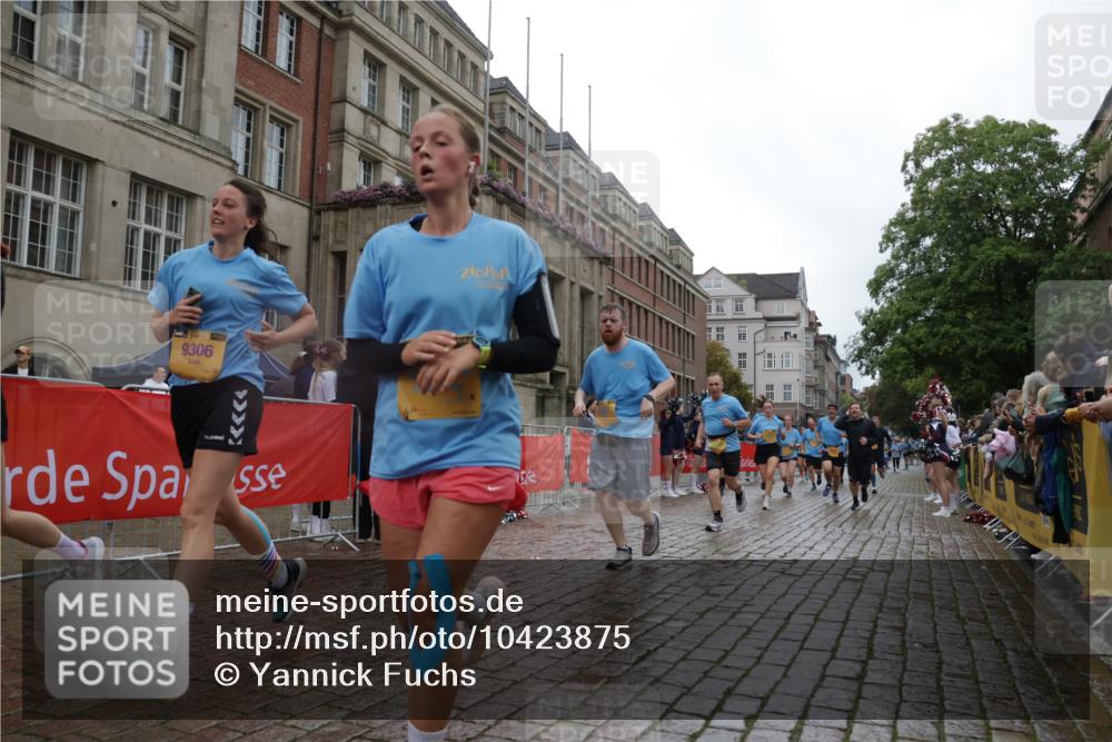 13.09.2026 - Kiel Lauf Yannick Fuchs http://msf.ph/oto/10423875 13.09.2026 10:59:26 Ziel 1825, 1835, 2354, 2394, 2639, 2771, 2828, 4342, 4897, 5519, 5891, 5977, 5987, 6693, 7066, 7112, 7527, 7734, 8208, 9227, 9242, 9684, 9700, 9778, 10251, 10453, 10536, 10799, 11016, 11177, 11202, 11340, 11350, 12359, 724, 788, 1085, 1094, 1729, 1990, 2265, 2385, 2557, 2639, 2862, 3332, 3480, 4192, 4609, 5188, 5519, 5836, 7417, 7757, 8188, 9227, 9306, 9313, 9387, 9405, 10167, 10255, 10551, 10654, 10655, 10871, 11087, 11126, 11585, 12223, 12520, 620, 1729 meine-sportfotos.de