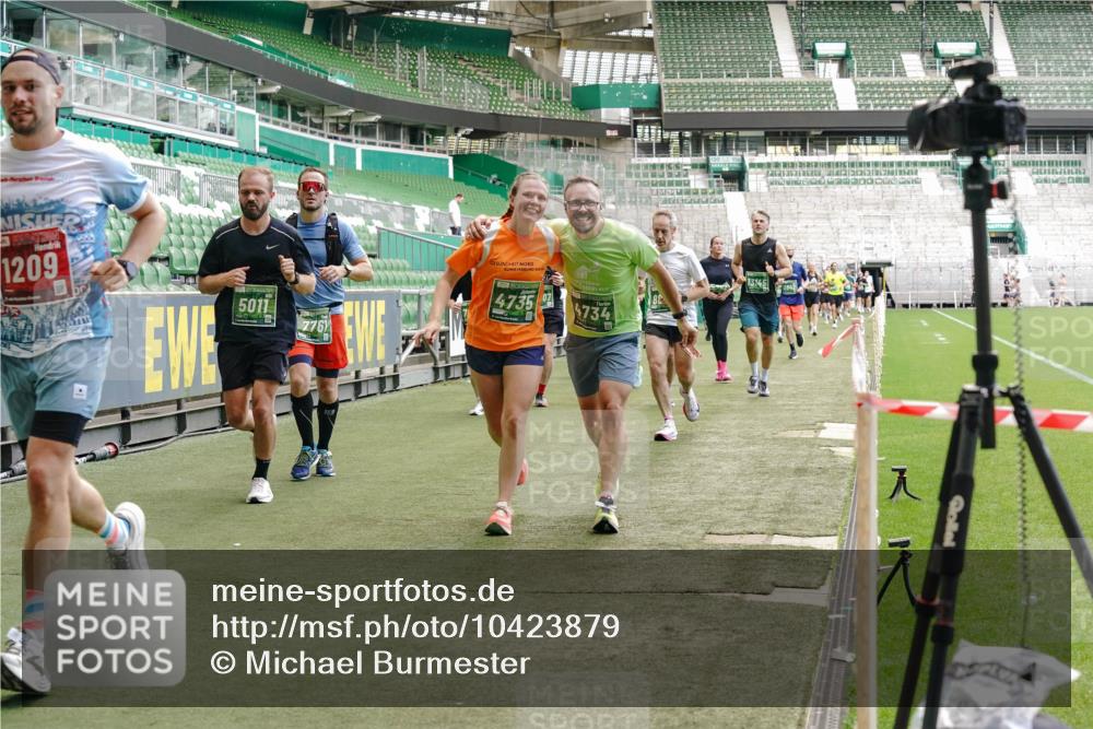 13.09.2026 - 21. swb-Marathon Bremen Michael Burmester http://msf.ph/oto/10423879 13.09.2026 13:00:46 Laufen im Stadion 135, 232, 242, 260, 282, 318, 342, 440, 651, 687, 745, 930, 1067, 1080, 1166, 1209, 1368, 1448, 1493, 1494, 1582, 1650, 1861, 1896, 1935, 1963, 2088, 2289, 2293, 2306, 2322, 2370, 2409, 2427, 2481, 2485, 2490, 2491, 2517, 2560, 2561, 2570, 2627, 2658, 2686, 2700, 2708, 2781, 2806, 2899, 2906, 2914, 2953, 2961, 2967, 3015, 3076, 3105, 3124, 3145, 3168, 3173, 3273, 3354, 3372, 3374, 3375, 3385, 3480, 3524, 3526, 3642, 3652, 3729, 3774, 3855, 3856, 3861, 3930 meine-sportfotos.de