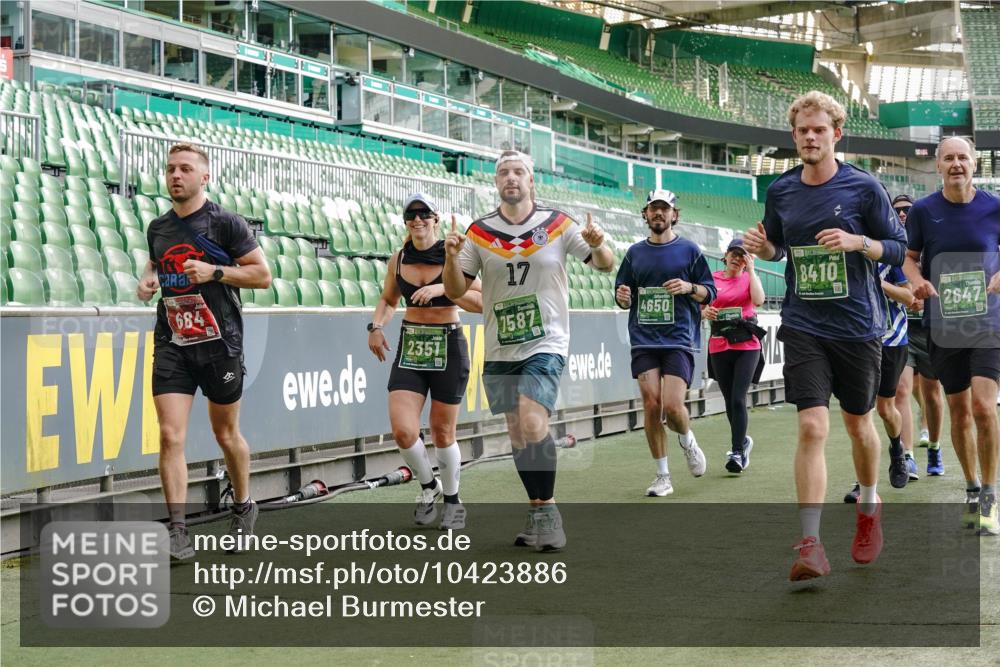 13.09.2026 - 21. swb-Marathon Bremen Michael Burmester http://msf.ph/oto/10423886 13.09.2026 13:23:38 Laufen im Stadion 137, 160, 182, 211, 324, 434, 533, 548, 571, 609, 708, 721, 739, 743, 752, 892, 1157, 1178, 1259, 1273, 1331, 1471, 1597, 1598, 1657, 1691, 1746, 1788, 1883, 1944, 2213, 2252, 2286, 2312, 2433, 2445, 2465, 2475, 2483, 2495, 2503, 2504, 2526, 2571, 2619, 2685, 2711, 2768, 2776, 2936, 2968, 3252, 3282, 3288, 3289, 3292, 3312, 3347, 3351, 3364, 3381, 3395, 3423, 3447, 3505, 3530, 3559, 3727, 3770, 3784, 3819, 4020, 4054, 4231, 4406, 4407, 4431, 4466, 4467, 4584, 1506 meine-sportfotos.de