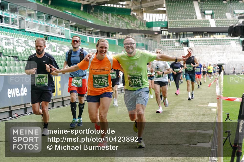 13.09.2026 - 21. swb-Marathon Bremen Michael Burmester http://msf.ph/oto/10423892 13.09.2026 13:00:46 Laufen im Stadion 135, 232, 242, 260, 282, 318, 342, 440, 651, 687, 745, 930, 1067, 1080, 1166, 1209, 1368, 1448, 1493, 1494, 1582, 1650, 1861, 1896, 1935, 1963, 2088, 2289, 2293, 2306, 2322, 2370, 2409, 2427, 2481, 2485, 2490, 2491, 2517, 2560, 2561, 2570, 2627, 2658, 2686, 2700, 2708, 2781, 2806, 2899, 2906, 2914, 2953, 2961, 2967, 3015, 3076, 3105, 3124, 3145, 3168, 3173, 3273, 3354, 3372, 3374, 3375, 3385, 3480, 3524, 3526, 3642, 3652, 3729, 3774, 3855, 3856, 3861, 3930 meine-sportfotos.de