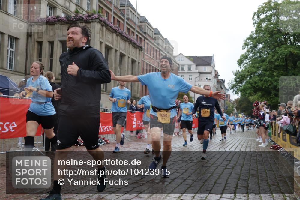 13.09.2026 - Kiel Lauf Yannick Fuchs http://msf.ph/oto/10423915 13.09.2026 10:59:30 Ziel 620, 683, 1835, 2354, 2394, 2771, 2828, 3108, 3113, 3348, 3663, 4342, 5382, 5891, 5977, 5987, 6693, 7066, 7112, 7734, 8208, 9684, 9700, 9778, 9971, 10157, 10453, 10536, 10799, 11016, 11177, 11202, 11340, 12359, 12408, 724, 788, 1085, 1094, 1825, 1990, 2265, 2385, 2557, 2639, 2862, 3332, 3480, 4192, 4342, 4609, 4897, 5188, 5519, 5836, 7417, 7527, 7757, 8188, 9227, 9242, 9405, 10167, 10251, 10255, 10551, 10654, 10655, 10871, 11126, 11585, 12520, 1729 meine-sportfotos.de