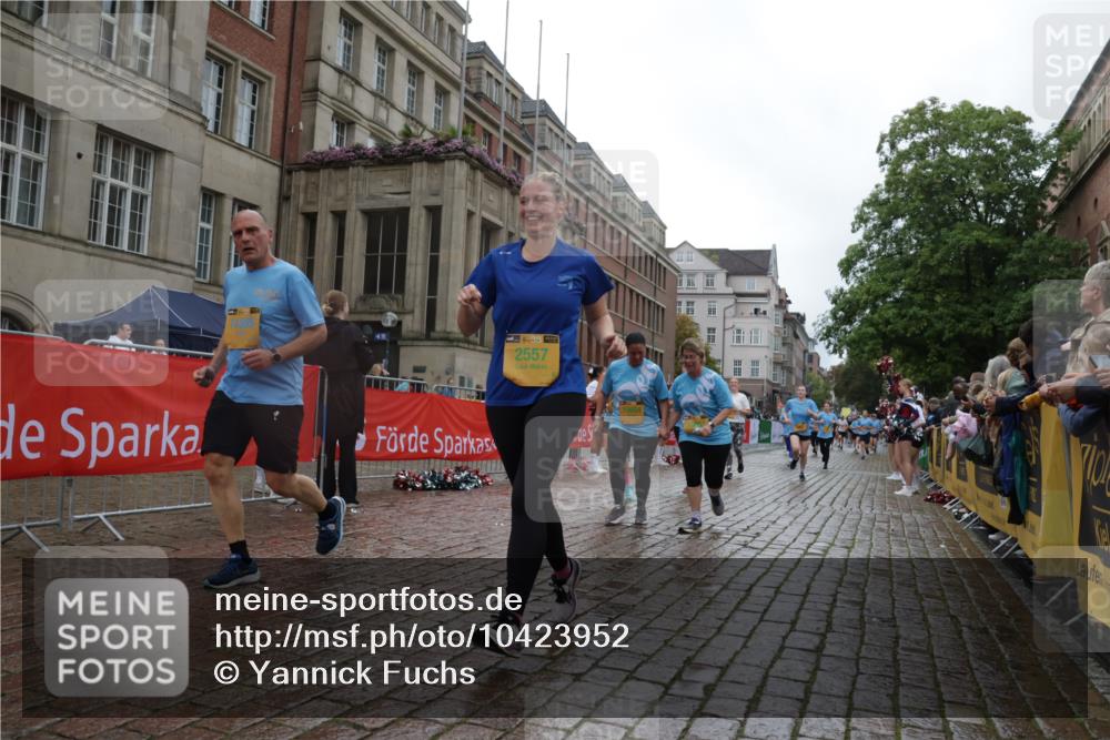 13.09.2026 - Kiel Lauf Yannick Fuchs http://msf.ph/oto/10423952 13.09.2026 10:59:33 Ziel 620, 683, 1835, 2354, 2394, 2771, 2828, 3108, 3113, 3176, 3348, 3663, 5173, 5382, 5608, 5977, 5987, 6693, 7112, 7614, 8208, 8723, 8884, 9700, 9778, 9971, 10157, 10799, 10918, 11016, 11177, 11202, 12359, 12408, 724, 1825, 2385, 2557, 2639, 2828, 2862, 3332, 3480, 4192, 4342, 4609, 4897, 5188, 5519, 5836, 5891, 5987, 7066, 7417, 7527, 7734, 8188, 9227, 9242, 9405, 9684, 10167, 10251, 10255, 10453, 10536, 10551, 10654, 10655, 10871, 11126, 11585, 1729 meine-sportfotos.de