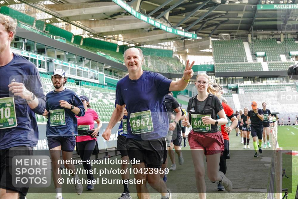 13.09.2026 - 21. swb-Marathon Bremen Michael Burmester http://msf.ph/oto/10423959 13.09.2026 13:23:40 Laufen im Stadion 137, 160, 182, 211, 324, 434, 533, 548, 571, 609, 708, 721, 739, 743, 752, 892, 1157, 1178, 1259, 1273, 1331, 1463, 1471, 1597, 1598, 1657, 1691, 1746, 1788, 1883, 1944, 2095, 2213, 2252, 2286, 2312, 2323, 2433, 2445, 2465, 2475, 2483, 2495, 2503, 2504, 2526, 2571, 2685, 2711, 2768, 2776, 2936, 2968, 3252, 3282, 3288, 3289, 3292, 3312, 3347, 3351, 3364, 3381, 3395, 3423, 3447, 3505, 3530, 3559, 3727, 3770, 3784, 3819, 4020, 4054, 4231, 4406, 4407, 4431, 4466, 4467, 4584 meine-sportfotos.de