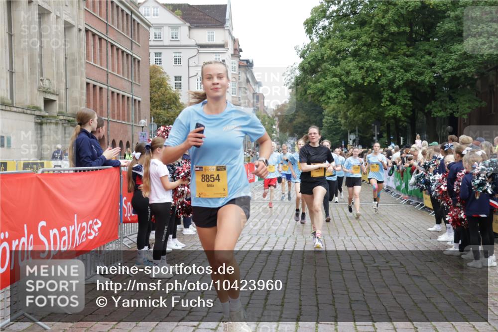13.09.2026 - Kiel Lauf Yannick Fuchs http://msf.ph/oto/10423960 13.09.2026 09:45:21 Ziel 1503, 2017, 2282, 3408, 3479, 3503, 3507, 4606, 5103, 5369, 5399, 5400, 5672, 5811, 6097, 6098, 6556, 8152, 8854, 9425, 9456, 9897, 10498, 11939, 12347, 12348, 12351, 98, 312, 1224, 2456, 2704, 2786, 3138, 3517, 3717, 4118, 5562, 5939, 6023, 6135, 8028, 8189, 9760, 10006, 10777, 11043, 11046, 11239, 12676, 1023, 1579, 2835, 3025, 6038, 7349, 7854, 8126, 10445, 12069, 12281, 1224, 4693, 7356, 7460, 9986, 11046, 11239, 12218 meine-sportfotos.de