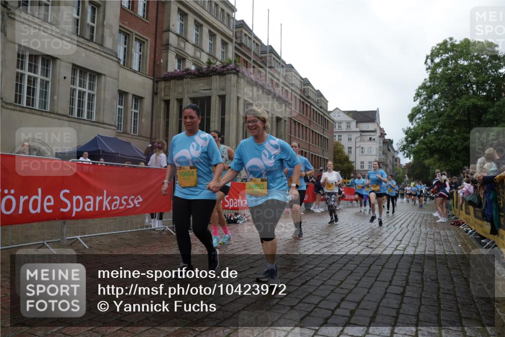 13.09.2026 - Kiel Lauf Yannick Fuchs http://msf.ph/oto/10423972 13.09.2026 10:59:34 Ziel 620, 683, 1835, 2354, 2394, 2771, 3108, 3113, 3176, 3348, 3663, 5173, 5382, 5608, 5977, 6693, 7112, 7454, 7614, 8208, 8234, 8723, 8884, 9700, 9778, 9971, 10157, 10799, 10918, 11016, 11177, 11202, 12359, 12408, 724, 1825, 2385, 2557, 2639, 2828, 2862, 3332, 3480, 4192, 4342, 4609, 4897, 5188, 5519, 5836, 5891, 5987, 7066, 7112, 7417, 7527, 7734, 8188, 9227, 9242, 9405, 9684, 9700, 10167, 10251, 10255, 10453, 10536, 10551, 10654, 10655, 10871, 11126, 11585, 1729 meine-sportfotos.de