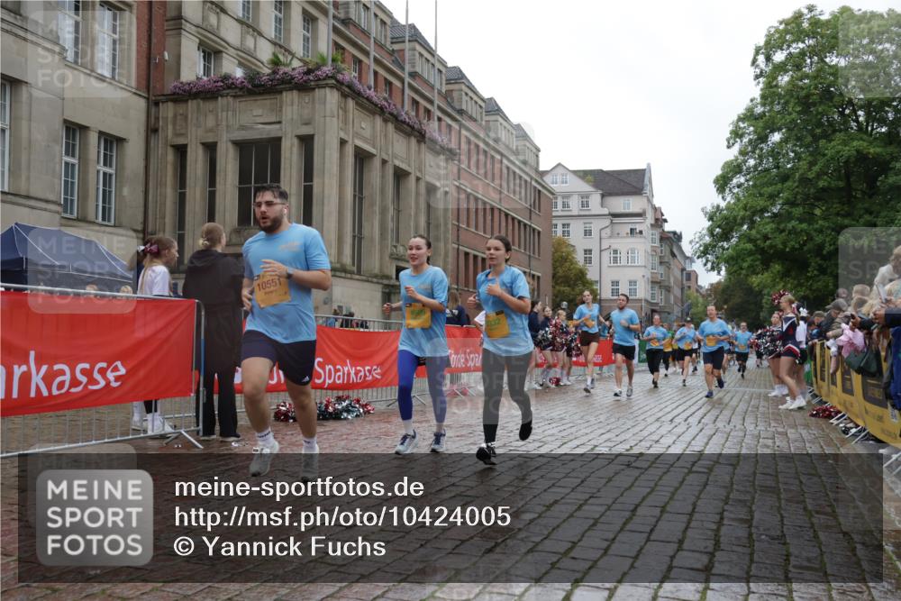 13.09.2026 - Kiel Lauf Yannick Fuchs http://msf.ph/oto/10424005 13.09.2026 10:59:38 Ziel 620, 683, 747, 2354, 3108, 3113, 3176, 3348, 3607, 3663, 5173, 5382, 5608, 7350, 7454, 7614, 8234, 8723, 8884, 9971, 10157, 10799, 10916, 10918, 11177, 12359, 12408, 724, 1825, 1835, 2385, 2394, 2639, 2771, 2828, 2862, 3332, 3480, 4192, 4342, 4609, 4897, 5188, 5519, 5836, 5891, 5977, 5987, 6693, 7066, 7112, 7417, 7527, 7734, 8208, 9227, 9242, 9405, 9684, 9700, 9778, 10251, 10255, 10453, 10536, 10551, 10799, 10871, 11016, 11126, 11177, 3332, 4609 meine-sportfotos.de