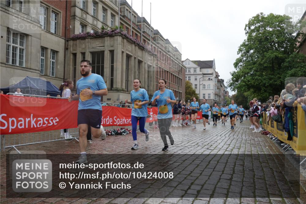 13.09.2026 - Kiel Lauf Yannick Fuchs http://msf.ph/oto/10424008 13.09.2026 10:59:38 Ziel 620, 683, 747, 2354, 3108, 3113, 3176, 3348, 3607, 3663, 5173, 5382, 5608, 7350, 7454, 7614, 8234, 8723, 8884, 9971, 10157, 10799, 10916, 10918, 11177, 12359, 12408, 724, 1825, 1835, 2385, 2394, 2639, 2771, 2828, 2862, 3332, 3480, 4192, 4342, 4609, 4897, 5188, 5519, 5836, 5891, 5977, 5987, 6693, 7066, 7112, 7417, 7527, 7734, 8208, 9227, 9242, 9405, 9684, 9700, 9778, 10251, 10255, 10453, 10536, 10551, 10799, 10871, 11016, 11126, 11177, 3332, 4609 meine-sportfotos.de