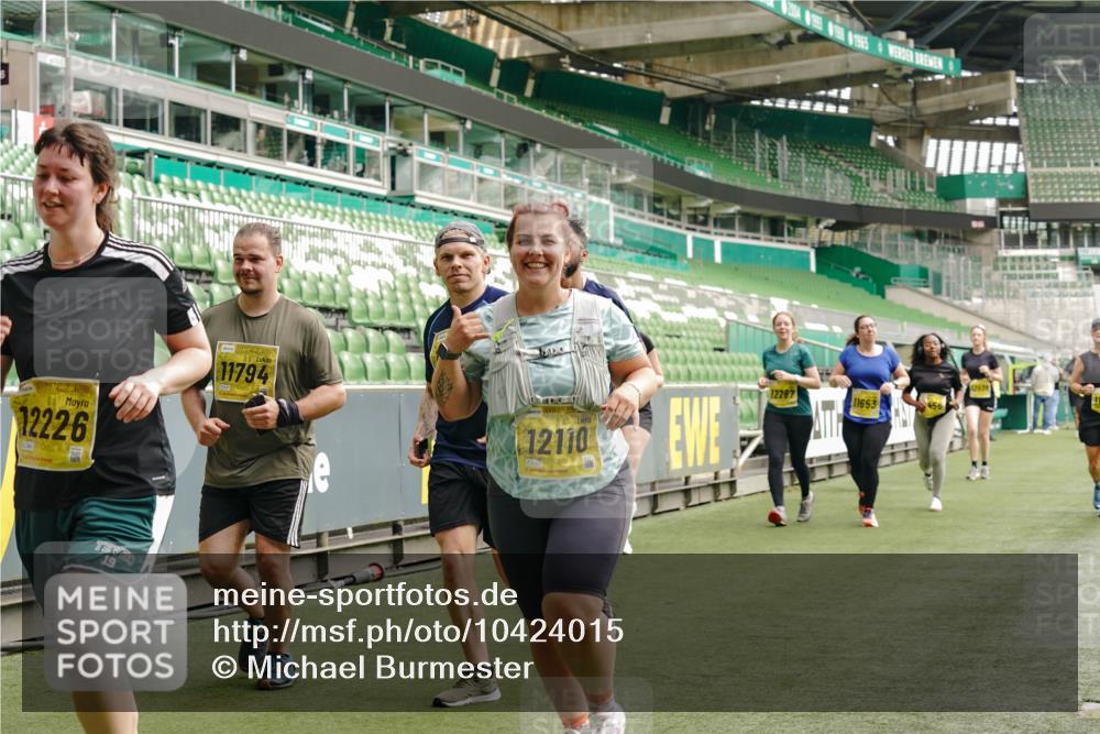 13.09.2026 - 21. swb-Marathon Bremen Michael Burmester http://msf.ph/oto/10424015 13.09.2026 10:46:49 Laufen im Stadion 10161, 10202, 10242, 10349, 10430, 10472, 10524, 10535, 10651, 10895, 10933, 10970, 11050, 11181, 11244, 11296, 11309, 11367, 11457, 11529, 11530, 11546, 11573, 11574, 11579, 11639, 11675, 11709, 11760, 11821, 12153, 12157, 12177, 12178, 12211, 12285, 12316, 12317, 12374, 12422, 12462, 10002, 10004, 10005, 10148, 10271, 10295, 10303, 10325, 10330, 10335, 10361, 10362, 10459, 10513, 10629, 10756, 10779, 10882, 10997, 11307, 11355 meine-sportfotos.de