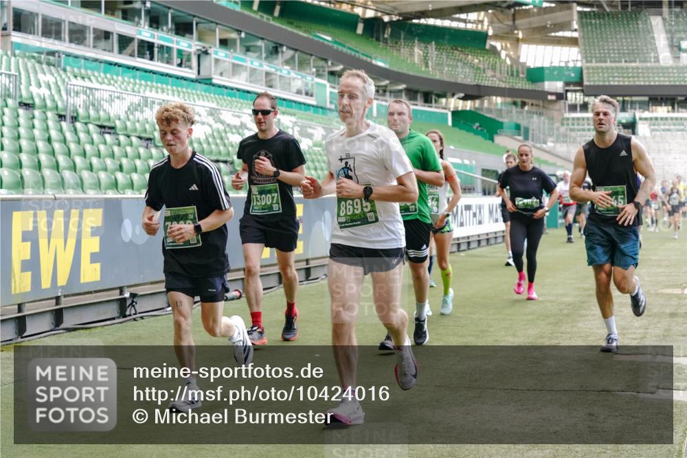13.09.2026 - 21. swb-Marathon Bremen Michael Burmester http://msf.ph/oto/10424016 13.09.2026 13:00:50 Laufen im Stadion 135, 232, 242, 260, 282, 318, 342, 440, 651, 687, 745, 930, 1067, 1080, 1209, 1368, 1448, 1493, 1494, 1582, 1650, 1861, 1896, 1935, 1963, 2088, 2289, 2293, 2306, 2322, 2370, 2409, 2427, 2481, 2485, 2490, 2491, 2517, 2560, 2561, 2570, 2627, 2658, 2686, 2700, 2708, 2781, 2806, 2906, 2914, 2953, 2961, 2967, 3015, 3076, 3105, 3124, 3145, 3168, 3173, 3273, 3354, 3372, 3374, 3375, 3385, 3480, 3524, 3526, 3642, 3729, 3774, 3855, 3856, 3861, 3930 meine-sportfotos.de