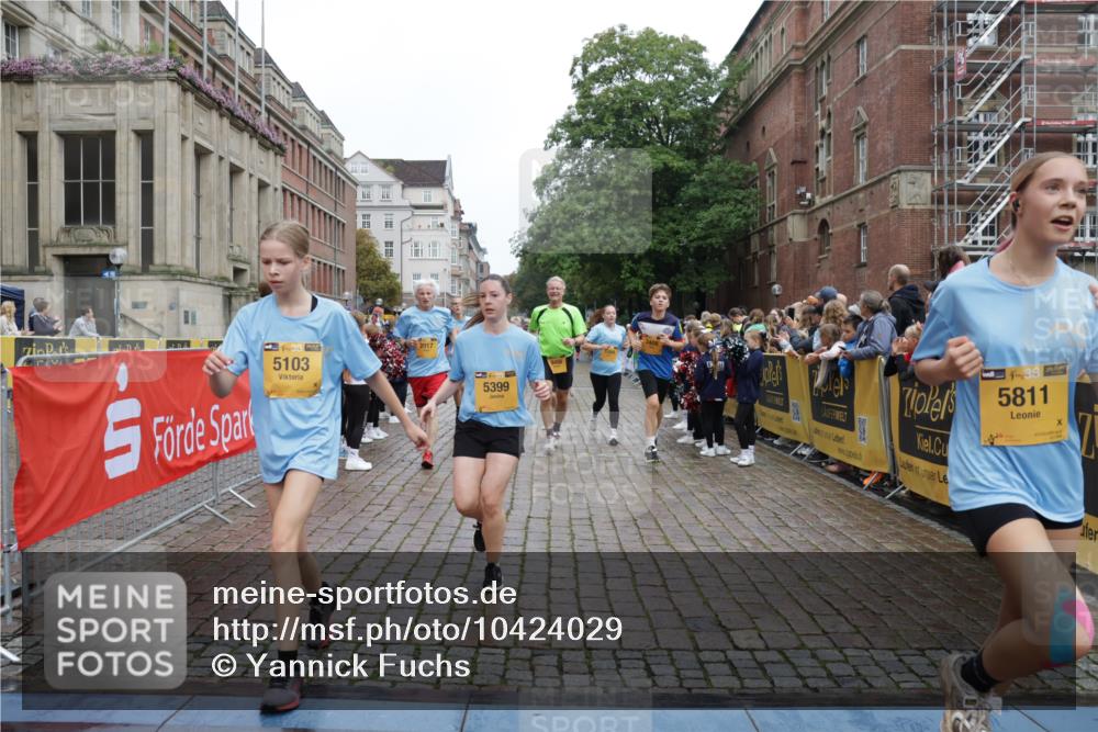 13.09.2026 - Kiel Lauf Yannick Fuchs http://msf.ph/oto/10424029 13.09.2026 09:45:25 Ziel 1503, 2017, 2282, 2835, 3408, 4606, 5103, 5369, 5399, 5400, 5811, 7854, 8152, 8854, 9425, 9456, 9897, 10498, 11939, 12347, 98, 312, 2456, 2704, 2786, 3138, 3479, 3503, 3507, 3517, 3717, 4118, 5562, 5672, 5939, 6023, 6097, 6098, 6135, 6556, 8028, 8189, 9760, 10006, 10777, 11043, 12348, 12351, 12676, 1023, 1579, 2788, 3025, 3974, 4413, 6038, 7202, 7349, 8126, 10142, 10392, 10445, 12069, 12281, 1224, 5939, 6023, 7460, 9986, 10777, 11046, 11239 meine-sportfotos.de