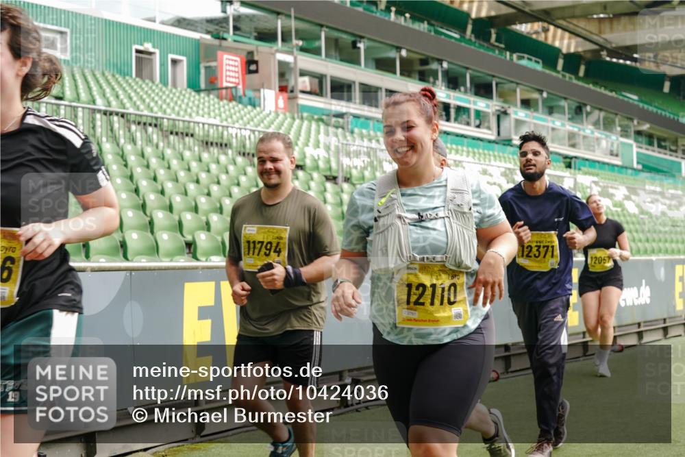 13.09.2026 - 21. swb-Marathon Bremen Michael Burmester http://msf.ph/oto/10424036 13.09.2026 10:46:49 Laufen im Stadion 10161, 10202, 10242, 10349, 10430, 10472, 10524, 10535, 10651, 10895, 10933, 10970, 11050, 11181, 11244, 11296, 11309, 11367, 11457, 11529, 11530, 11546, 11573, 11574, 11579, 11639, 11675, 11709, 11760, 11821, 12153, 12157, 12177, 12178, 12211, 12285, 12316, 12317, 12374, 12422, 12462, 10002, 10004, 10005, 10148, 10271, 10295, 10303, 10325, 10330, 10335, 10361, 10362, 10459, 10513, 10629, 10756, 10779, 10882, 10997, 11307, 11355 meine-sportfotos.de